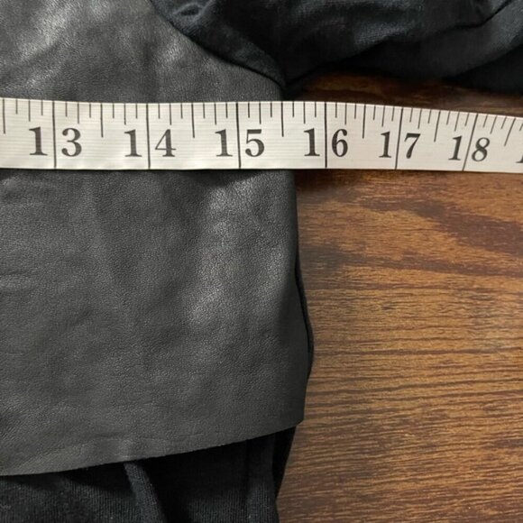 COS black women’s faux leather front scoop neck Tee shirt size XS - Picture 8 of 10